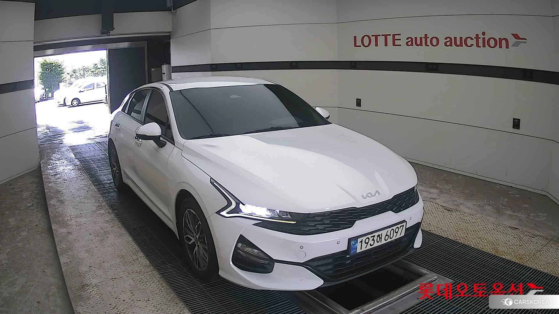 Kia K5 2022 Snow White Pearl (optional) из Кореи, фото 6