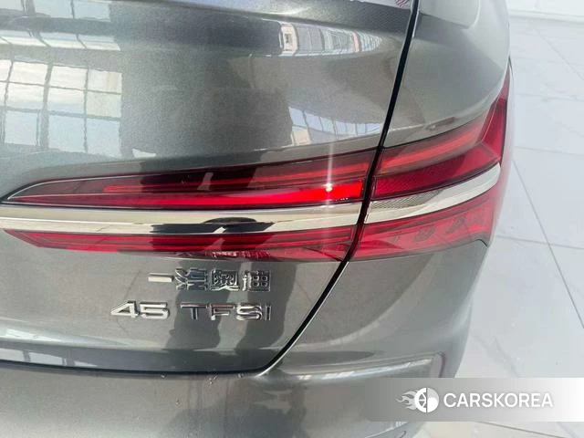 Audi A6L 2021 Темно-серый из Китая, фото 6