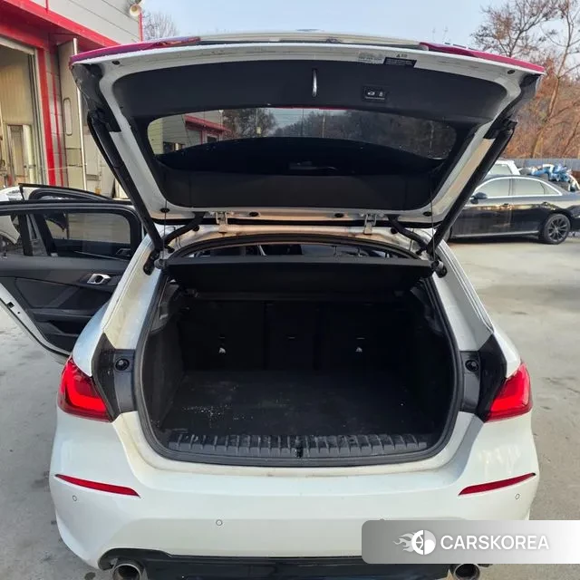 BMW 1 Series (F40) 2023 Белый из Кореи, фото 6