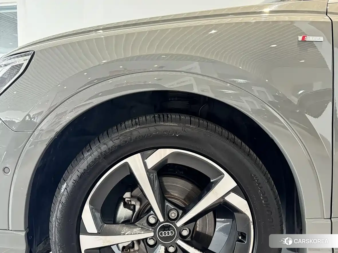 Audi Q3 2025 Silver/gray из Китая, фото 6