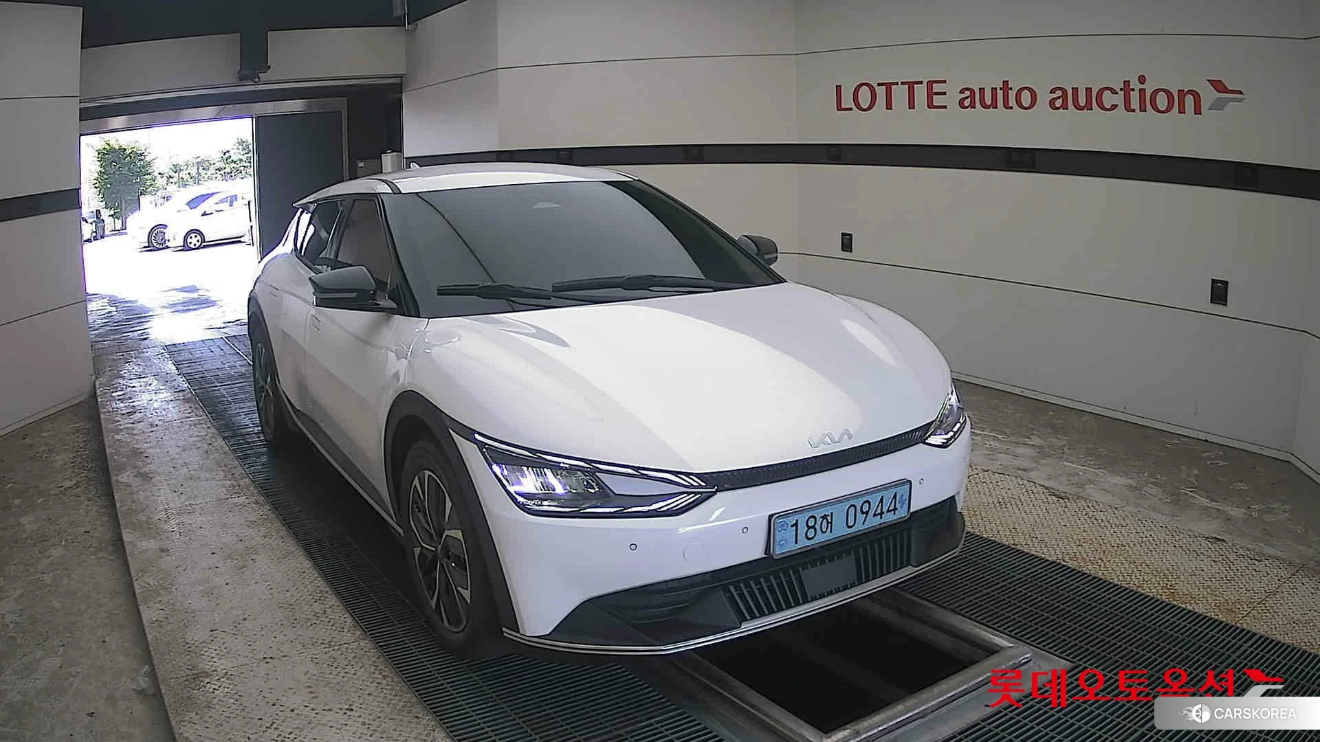 Kia EV6 2023 Белый из Кореи, фото 6