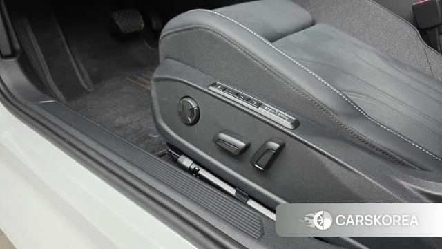 Volkswagen Golf 8th Generation 2026 Белый из Кореи, фото 6