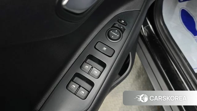 Kia Stonic 2018 Черный из Кореи, фото 6