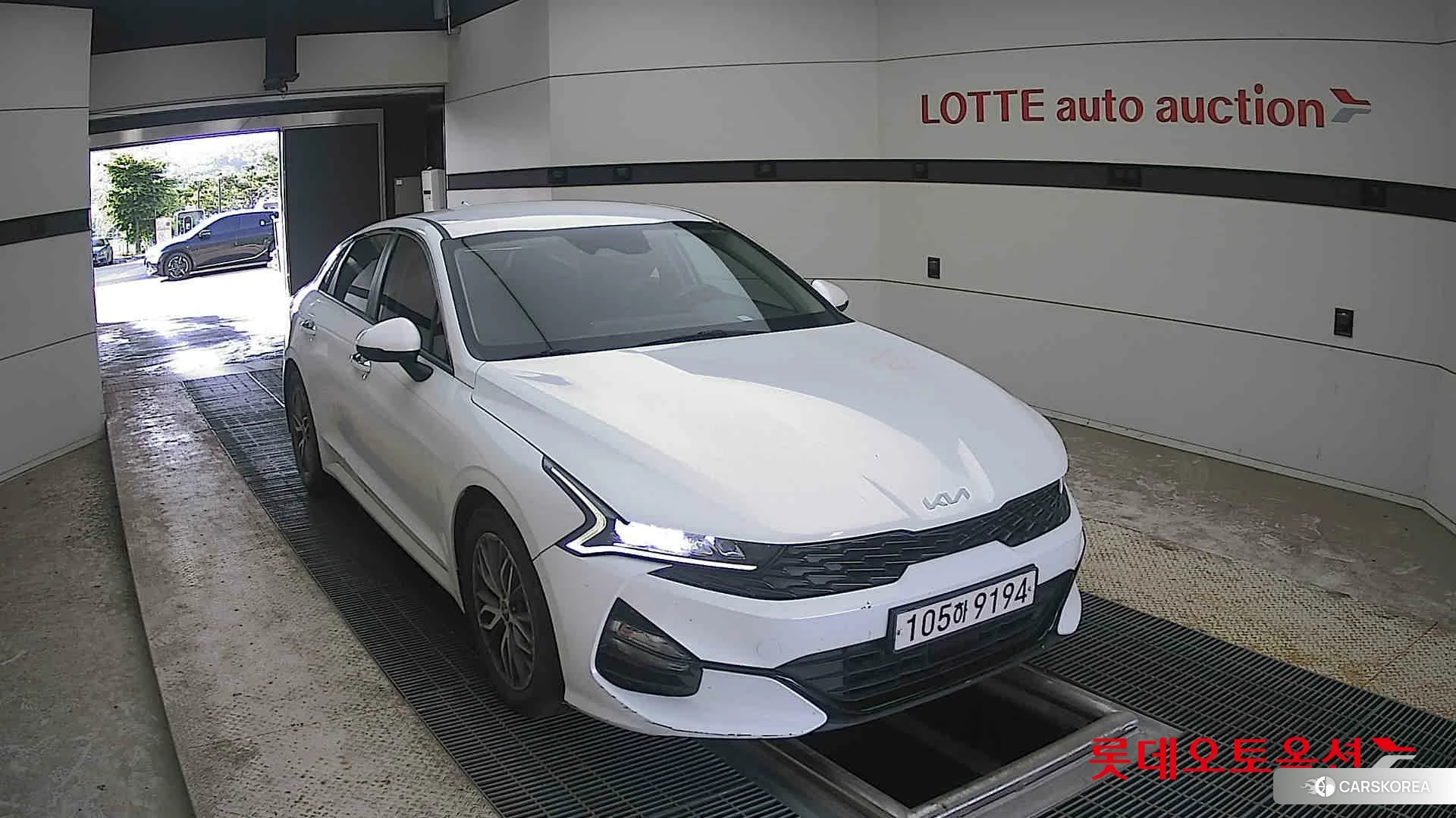 Kia K5 2022 Белый из Кореи, фото 6