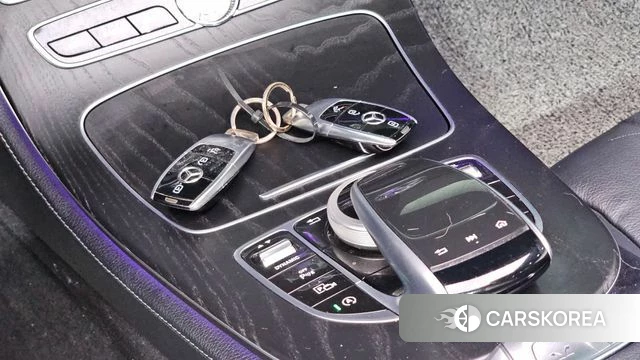 Mercedes-Benz E-Class W213 2018 Черный из Кореи, фото 6