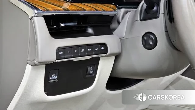 Cadillac Escalade 5th Generation 2023 Черный из Кореи, фото 6