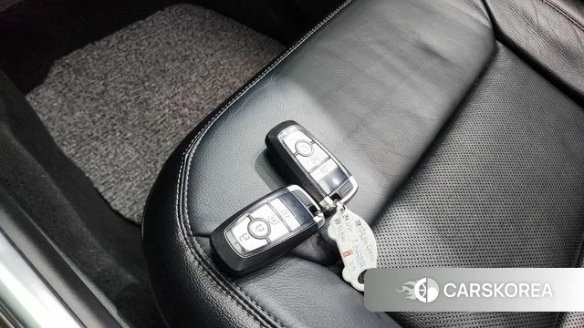Ford Explorer 6th Generation 2020 Белый из Кореи, фото 6