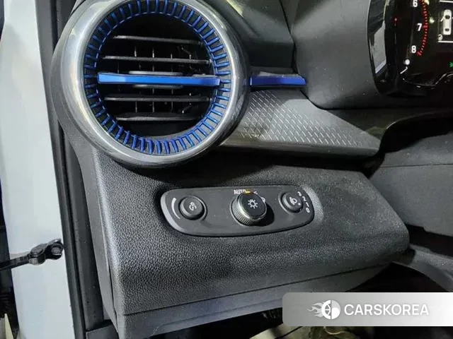 Chevrolet (GM Daewoo) Trax Crossover 2024 Белый из Кореи, фото 6