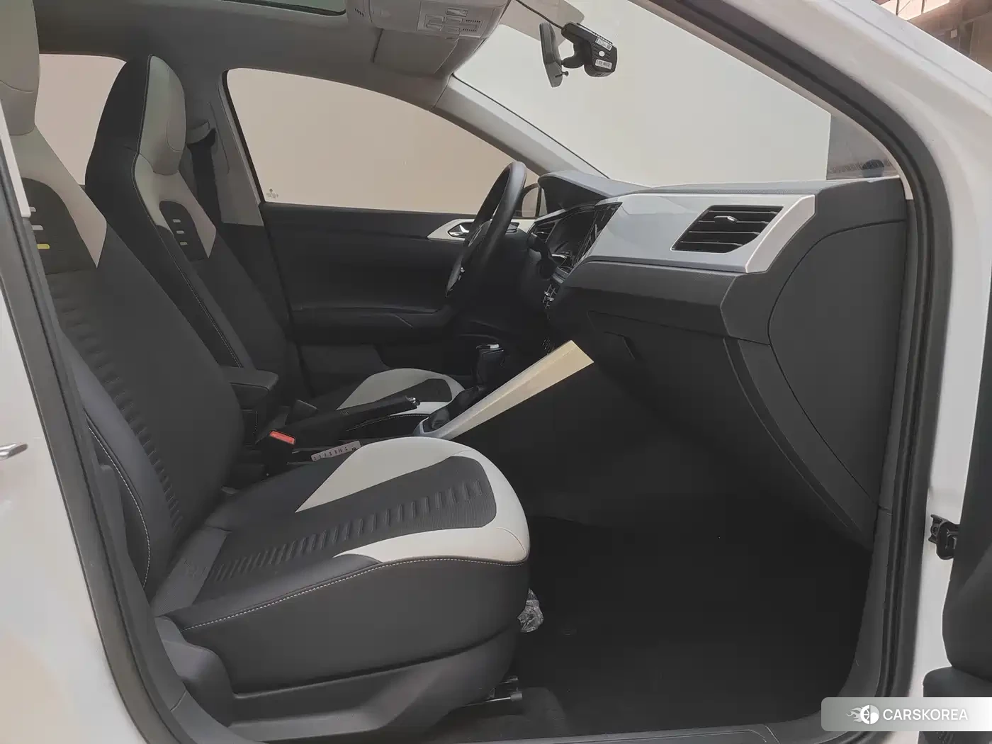Volkswagen Polo 2022 Белый из Китая, фото 6