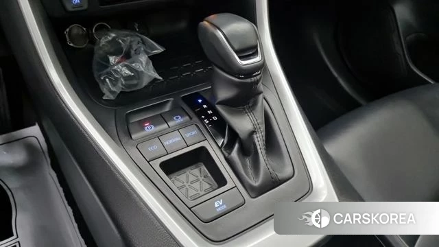 Toyota RAV4 5th Generation 2022 Белый из Кореи, фото 6