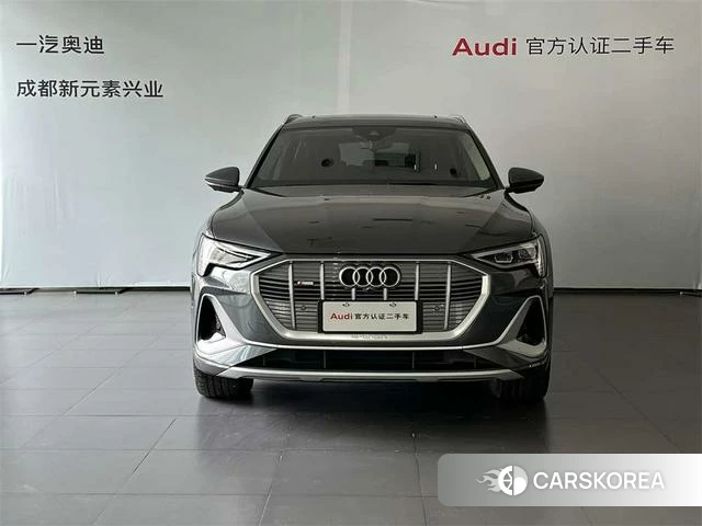 Audi e-tron 2021 Темно-серый из Китая, фото 6