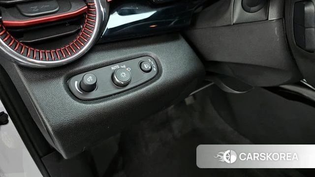 Chevrolet (GM Daewoo) Trax Crossover 2024 Белый из Кореи, фото 6