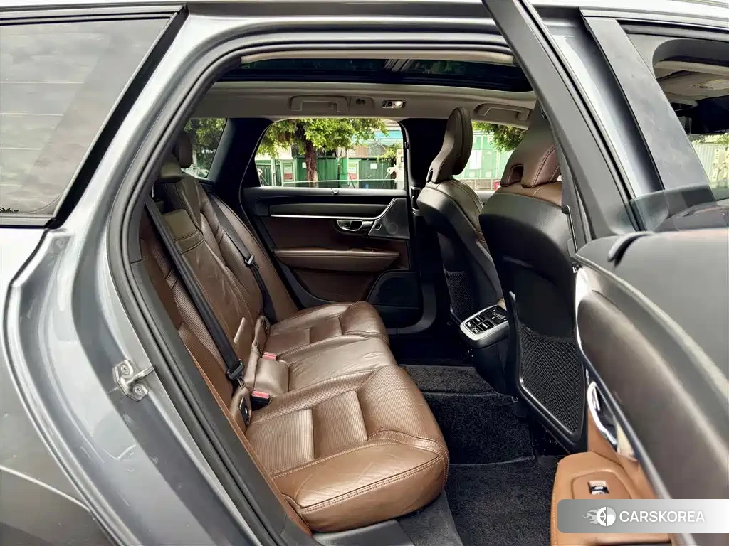 Volvo V90 2019 Silver/gray из Китая, фото 6