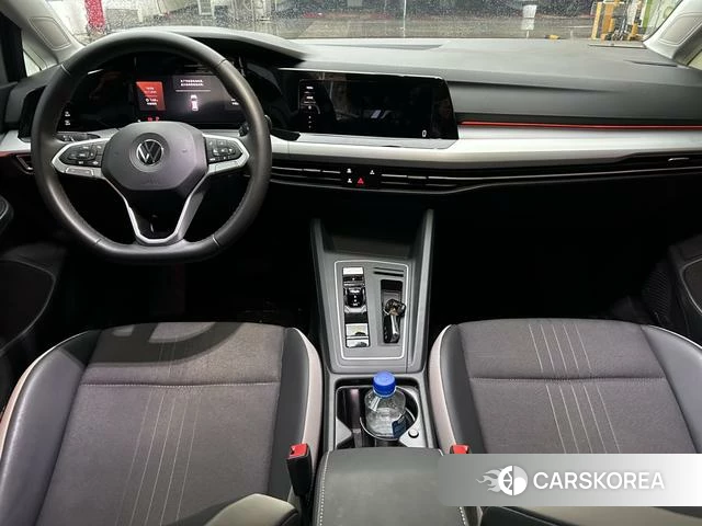 Volkswagen Golf 2024 Белый из Китая, фото 6