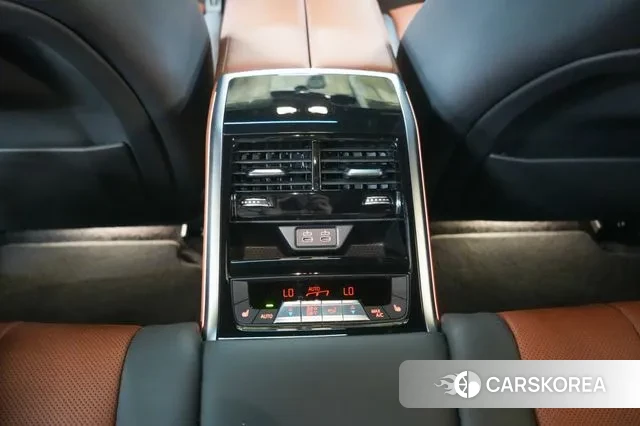 BMW 8 Series (G15) 2023 Черный из Кореи, фото 6