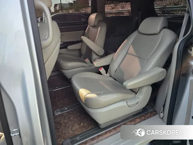 Kia The New Carnival 2018 Серебристо-серый из Кореи, фото 6