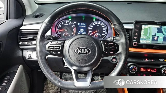 Kia Stonic 2018 Белый из Кореи, фото 6