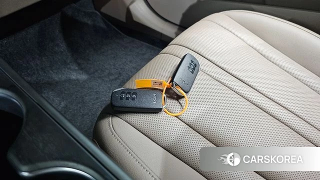 Kia K8 Hybrid 2023 Черный из Кореи, фото 6