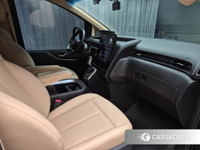 Hyundai Staria 2024 Черный из Кореи, фото 6