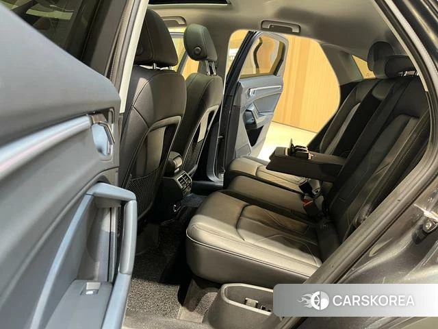 Audi Q3 Sportback 2022 Темно-серый из Китая, фото 6