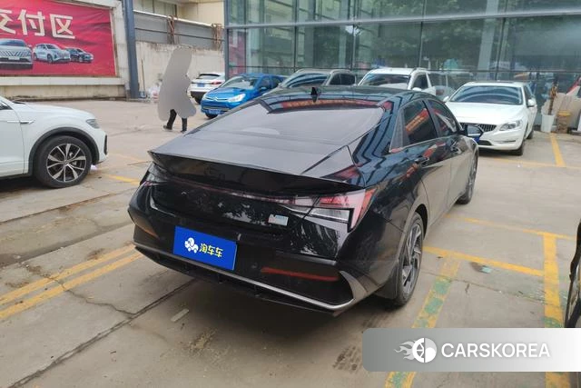 Hyundai Elantra 2023 Черный из Китая, фото 6