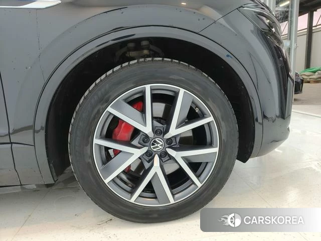 Volkswagen Touareg 2022 Черный из Китая, фото 6