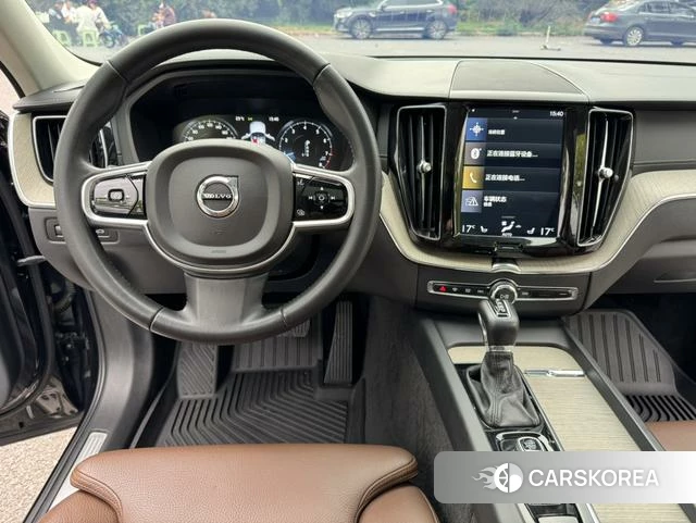 Volvo XC60 2018 Черный из Китая, фото 6