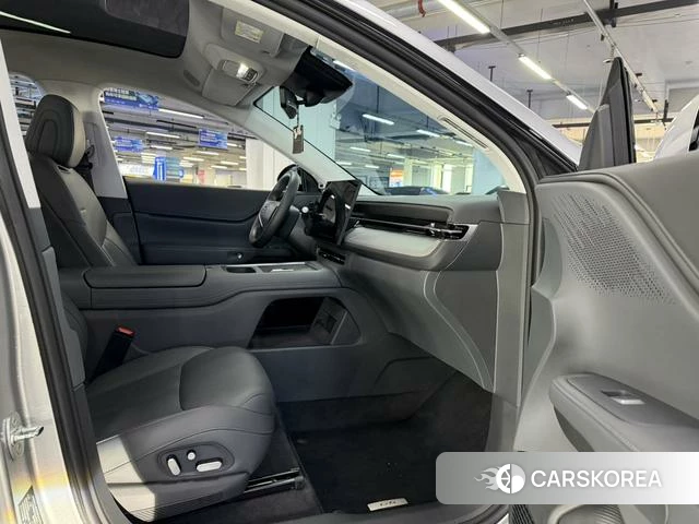 Xiaopeng Motors Xiaopeng G6 2025 Серебристо-серый из Китая, фото 6