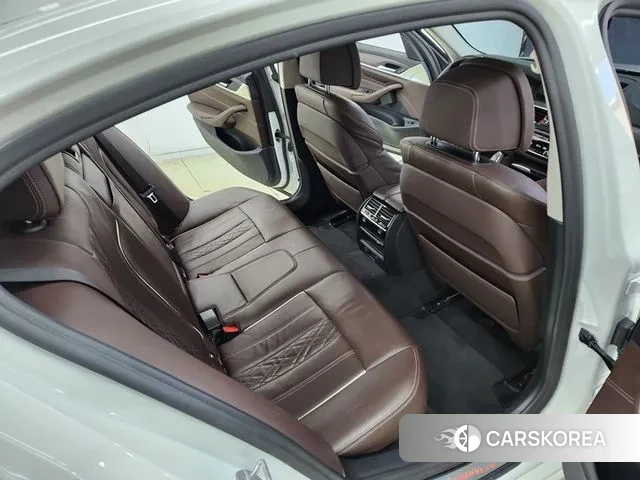 BMW 5 Series (G30) 2018 Белый из Кореи, фото 6