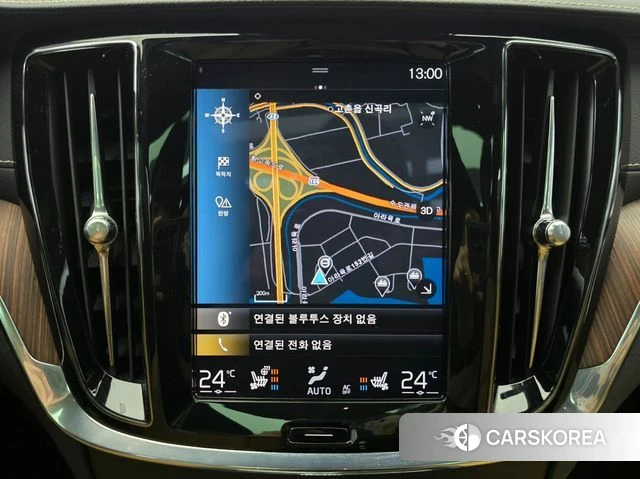 Volvo V60 Cross-Country 2nd Generation 2021 Белый из Кореи, фото 6