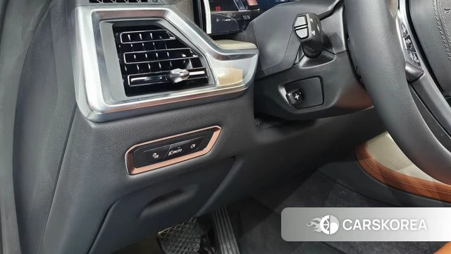 BMW X7 (G07) 2025 Белый из Кореи, фото 6