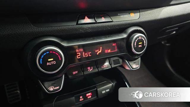 Kia Stonic 2020 Белый из Кореи, фото 6