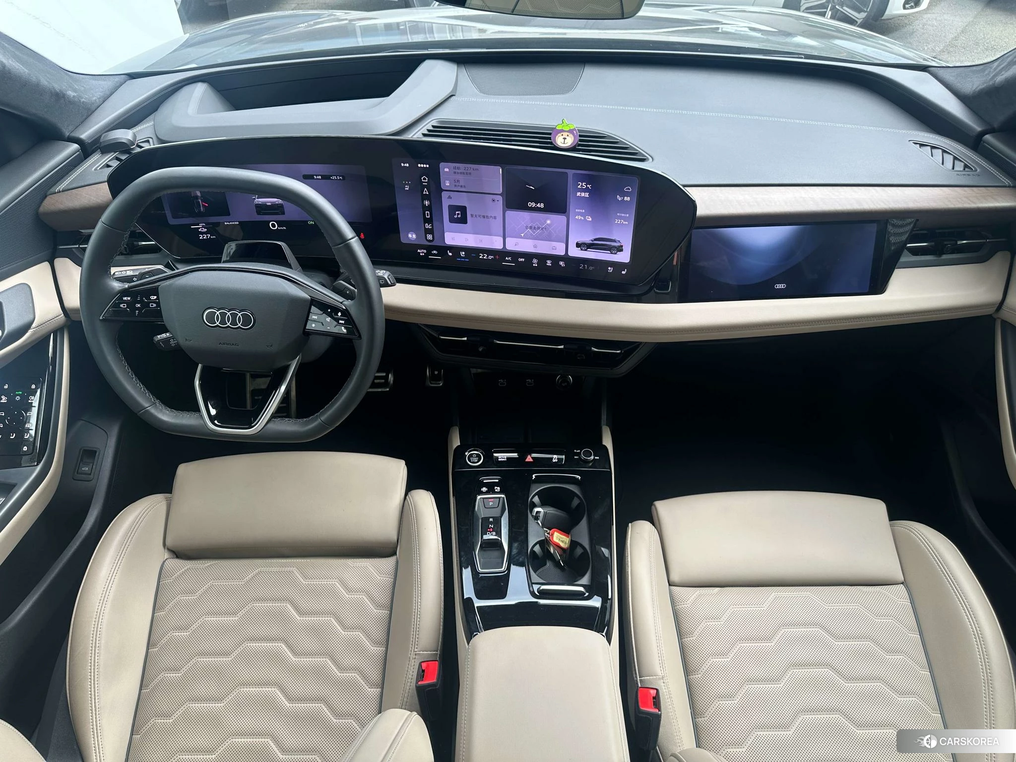 Audi Q6L e-tron 2025 Темно-серый из Китая, фото 6