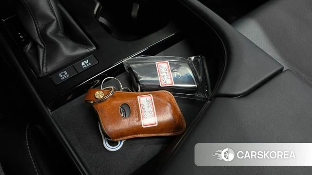 Lexus ES300h 7th generation 2022 Серебристо-серый из Кореи, фото 6