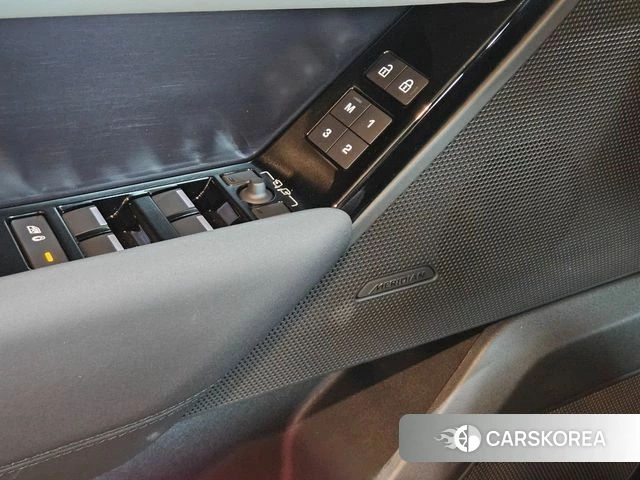 Land Rover Range Rover Velar 2026 Серый из Кореи, фото 6