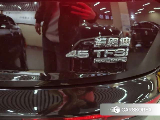 Audi Q5L 2022 Черный из Китая, фото 6