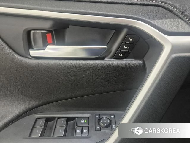 Toyota RAV4 5th Generation 2025 Белый из Кореи, фото 6