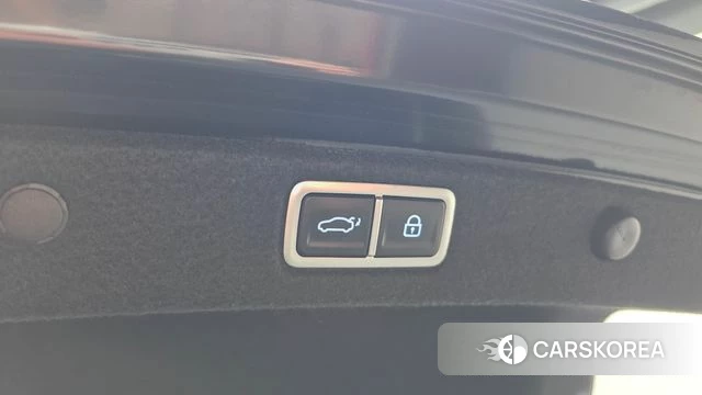 Hyundai Grandeur Hybrid (GN7) 2023 Черный из Кореи, фото 6