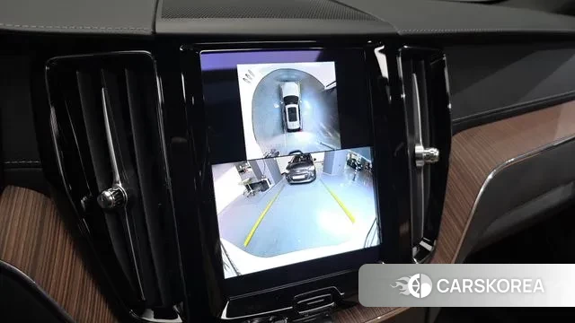 Volvo XC60 second Generation 2023 Белый из Кореи, фото 6