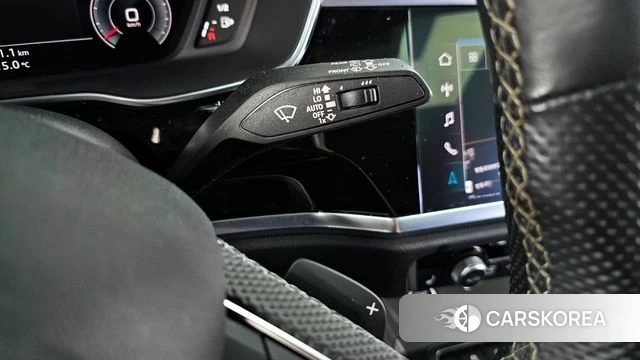 Audi Q3 (F3) 2023 Белый из Кореи, фото 6