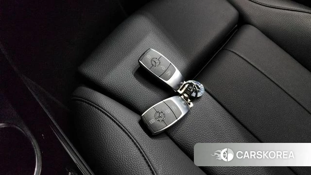 Mercedes-Benz A-Class W177 2024 Белый из Кореи, фото 6