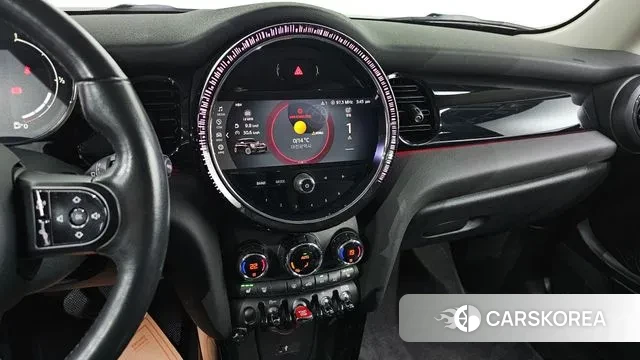 Mini Cooper 2023 Серебряный из Кореи, фото 6