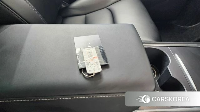 Tesla Model Y 2023 Черный из Кореи, фото 6