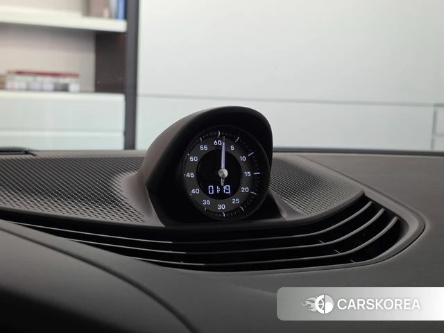 Porsche Taycan 2025 Красный из Кореи, фото 6