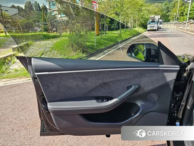 Tesla Model 3 2024 Черный из Кореи, фото 6