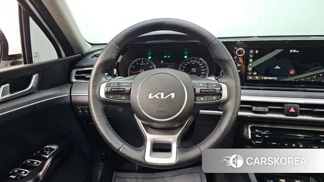 Kia K5 3rd generation 2023 Белый из Кореи, фото 6