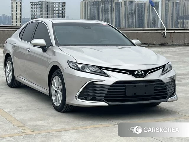Toyota Camry 2021 Серебристо-серый из Китая, фото 6