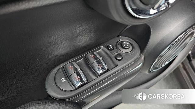 Mini Cooper 2021 Черный из Кореи, фото 6