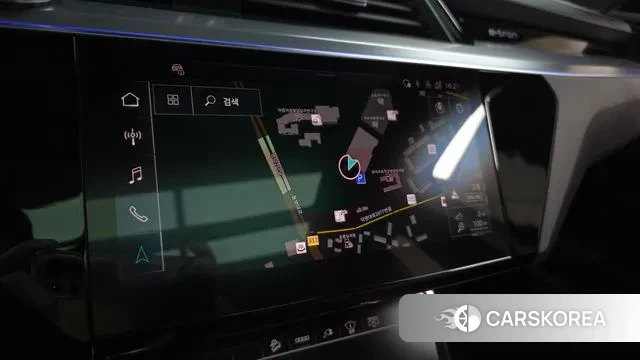 Audi e-Tron 2021 Белый из Кореи, фото 6