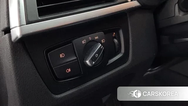 BMW 3 Series (F30) 2018 Белый из Кореи, фото 6